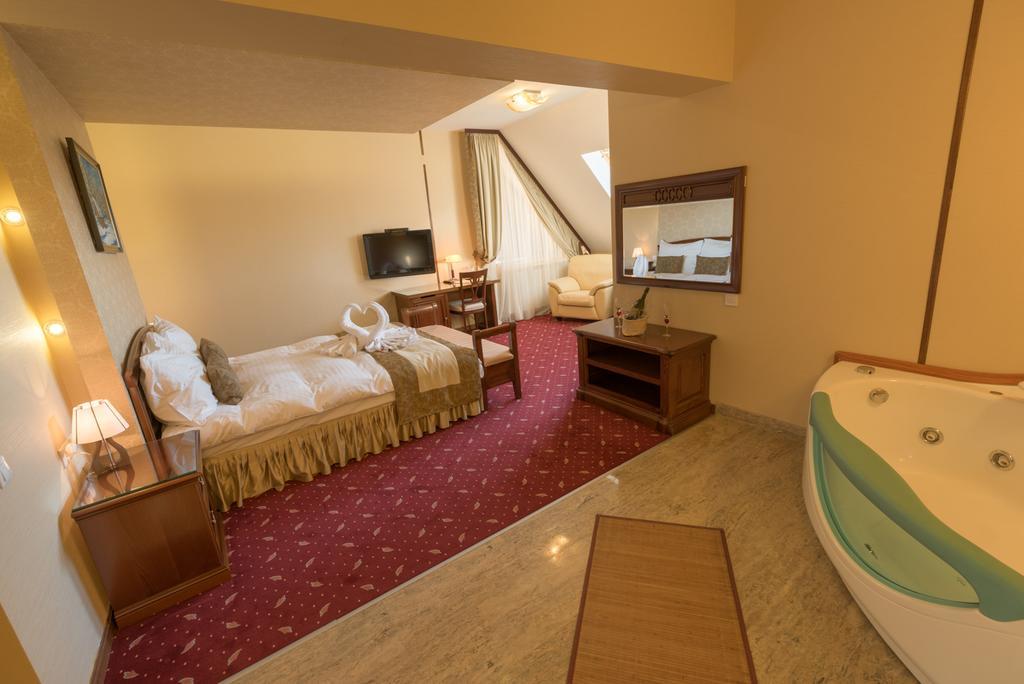 Edelweiss Poiana Hotels 波亚纳布拉索夫 外观 照片